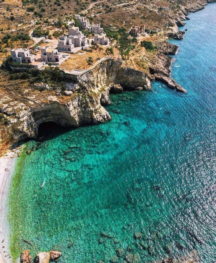 Athevillas Chrysoula Mézapos Exteriör bild