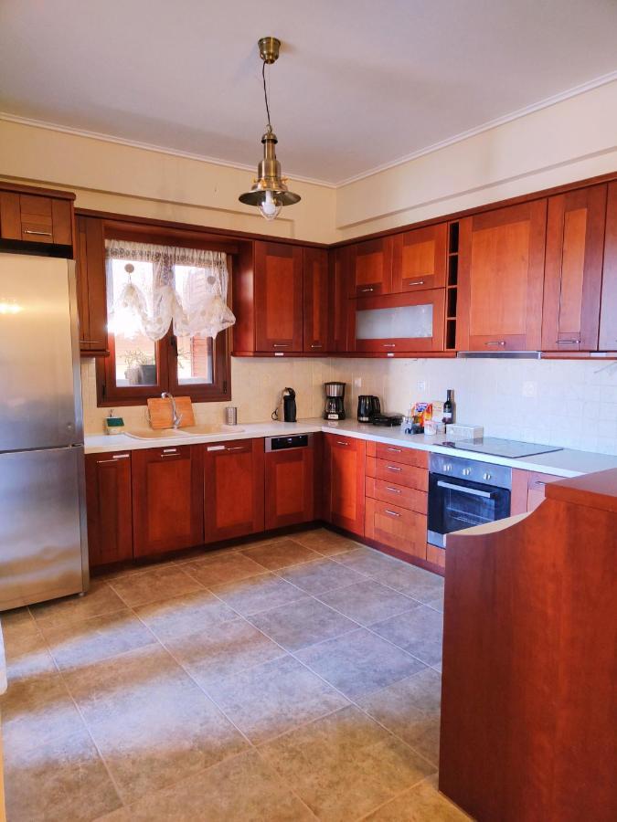 Athevillas Chrysoula Mézapos Exteriör bild