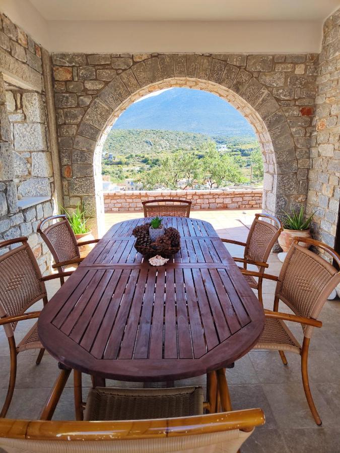 Athevillas Chrysoula Mézapos Exteriör bild