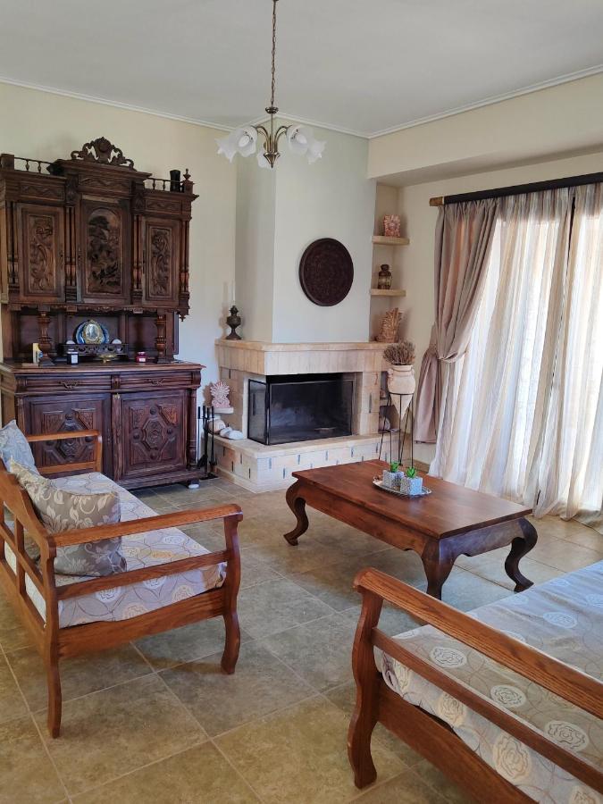 Athevillas Chrysoula Mézapos Exteriör bild