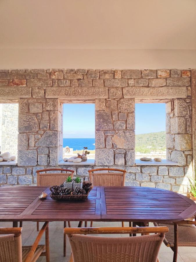 Athevillas Chrysoula Mézapos Exteriör bild