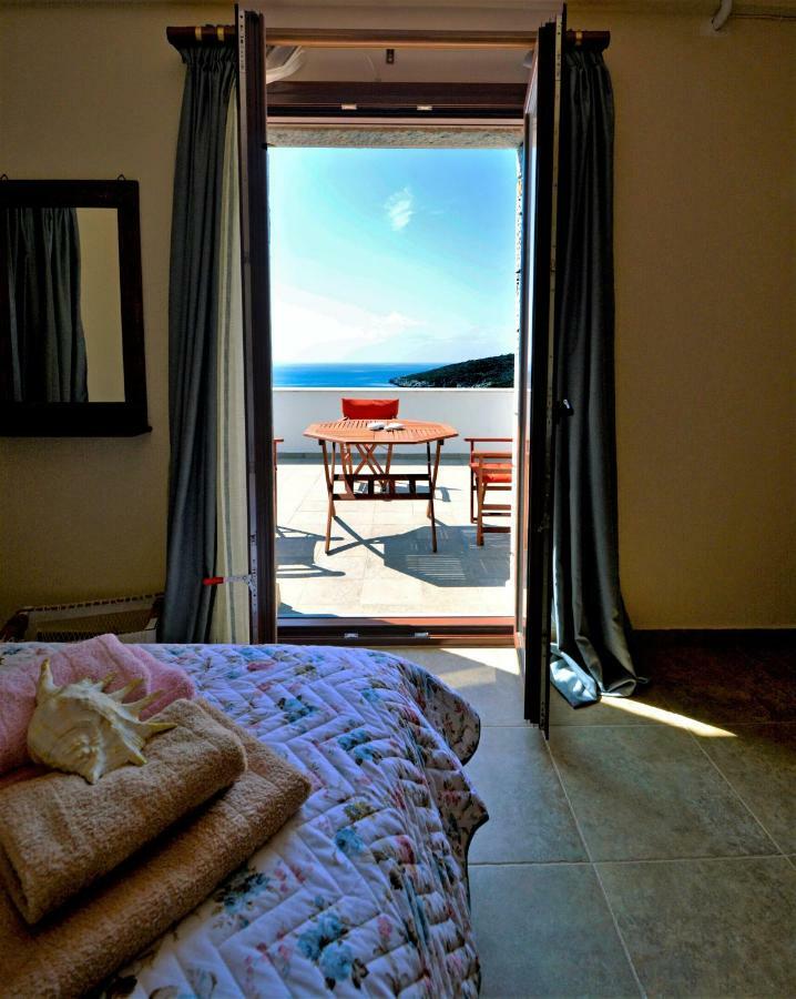 Athevillas Chrysoula Mézapos Exteriör bild